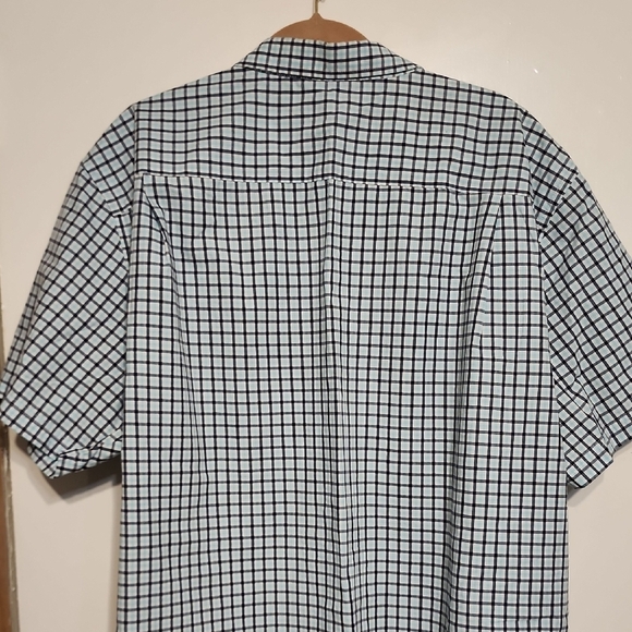 Croft & Barrow Blue and White Casual Button Down Shirt - Picture 4 of 5